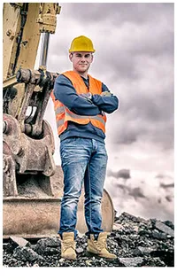 Lukas Forstner, Baggerfahrer
